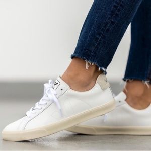 VEJA Esplar Low Leather Sneakers White size 8